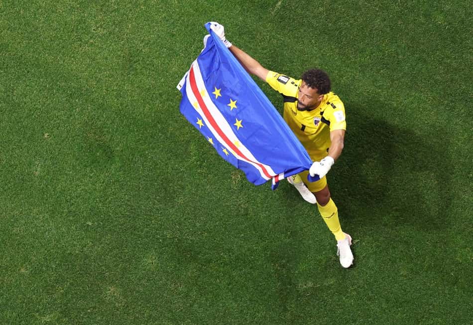 O goleiro Vozinha, de Cabo Verde, após o histórico empate contra a Espanha, em Atlanta (Foto: Justin Setterfield/Getty Images/AFP)