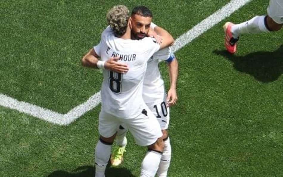 Aniversariante Salah alcança feito raro em Copas pelo Egito