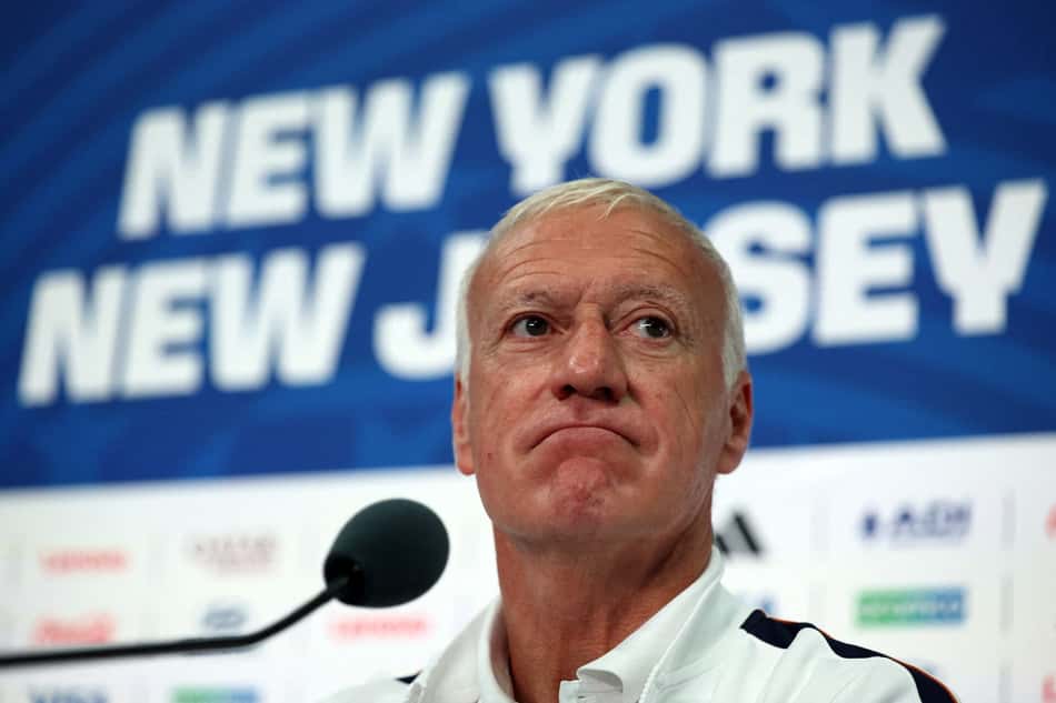 Deschamps na coletiva da seleção da França (Foto: FRANCK FIFE / AFP)