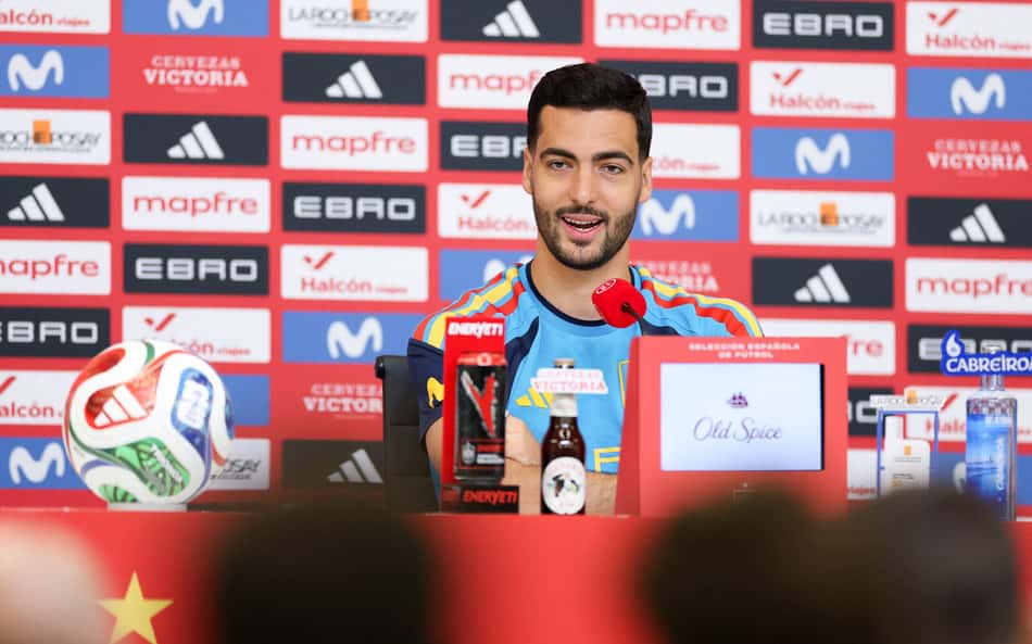 Mikel Merino, da Espanha, em entrevista coletiva (Foto: Florencia Tan Jun/Getty Images/AFP)