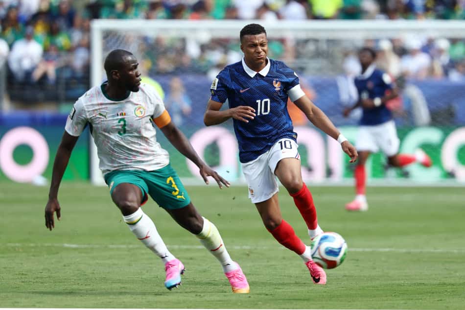 França x Senegal pela Copa do Mundo Mbappé em ação