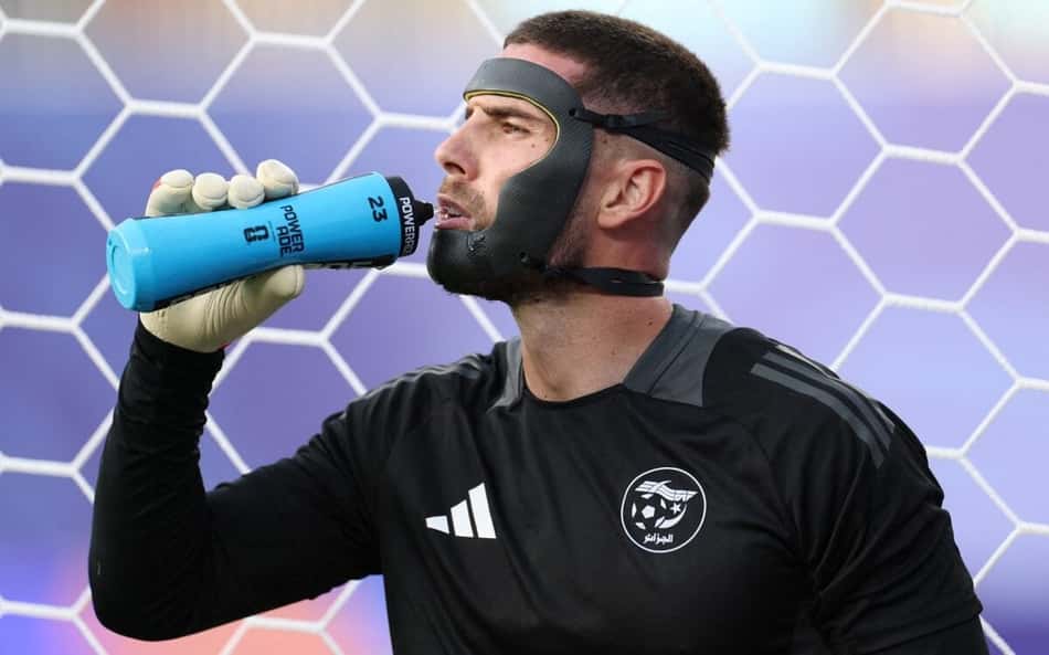 Luca Zidane usa máscara na estreia na Copa, contra a Argentina (Foto: Wilson/Getty Images/AFP )