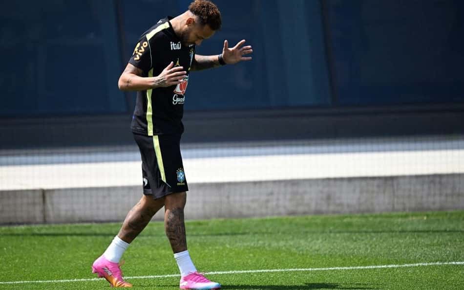 Neymar durante treinamento da Seleção Brasileira