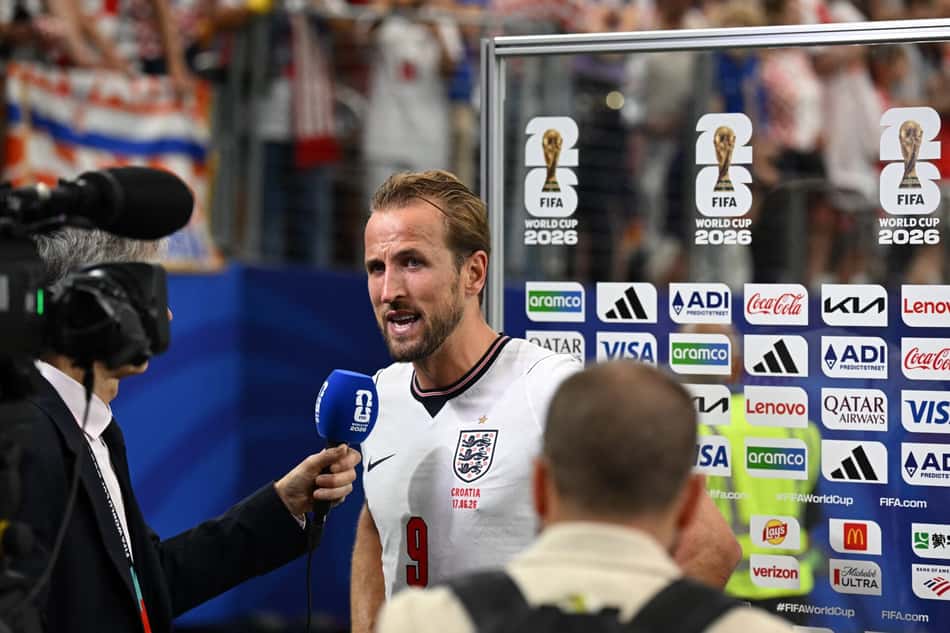 Harry Kane concede entrevista após vitória da Inglaterra sobre a Croácia pela Copa do Mundo (Foto: Paul ELLIS / AFP)