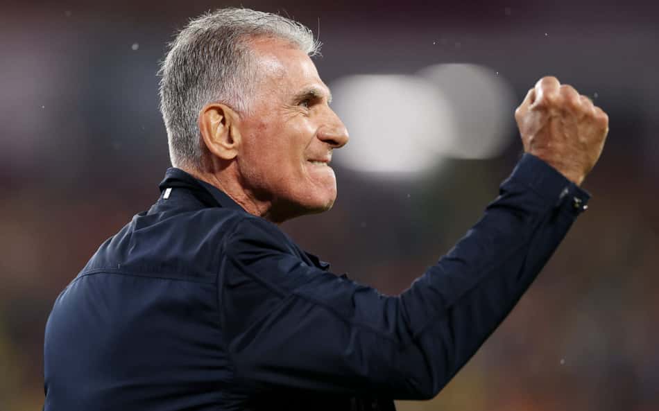 Técnico de Gana, Carlos Queiroz comemora gol durante partida contra o Panamá, pela Copa do Mundo (Foto: Darrian Traynor/Getty Images/AFP)