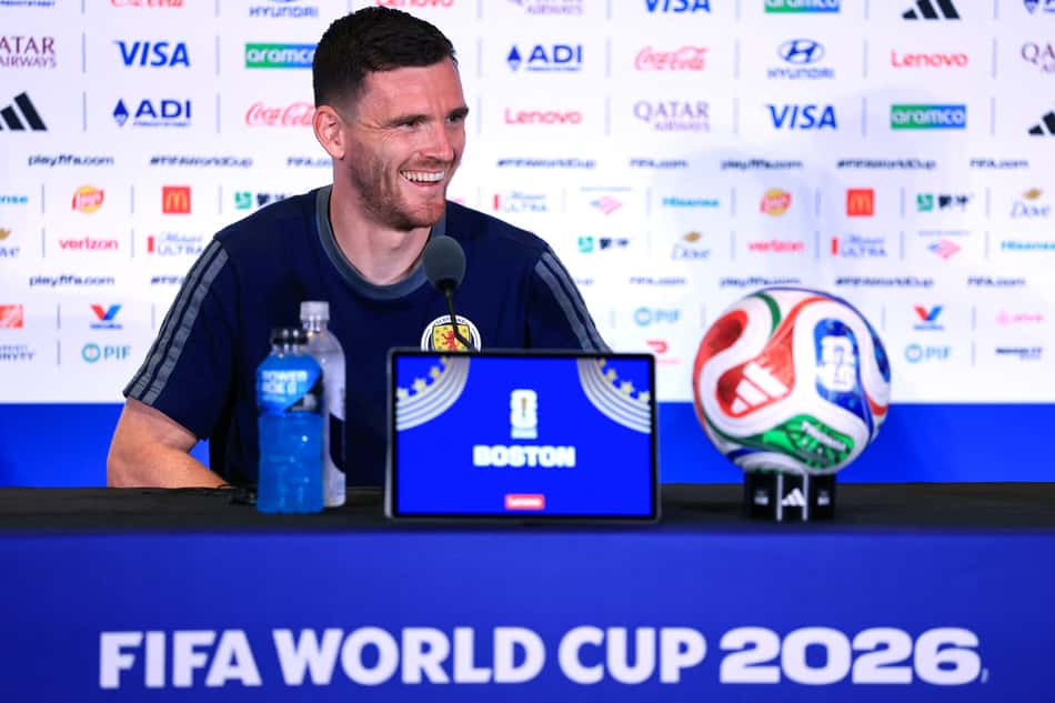 Andy Robertson durante a entrevista coletiva pré-jogo da Escócia contra o Marrocos