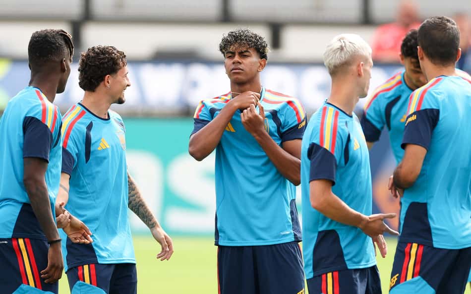 Espanha de Lamine Yamal em treino (Foto: Florencia Tan Jun/Getty Images/AFP)
