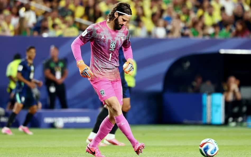 Alisson exalta maturidade da Seleção Brasileira e destaca solidez defensiva contra o Haiti