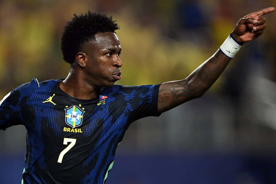 Vinicius Jr. durante a comemoração do gol dele na partida que terminou 3 a 0 para o Brasil. Duelo válido pela segunda rodada da fase de grupos da Copa do Mundo
