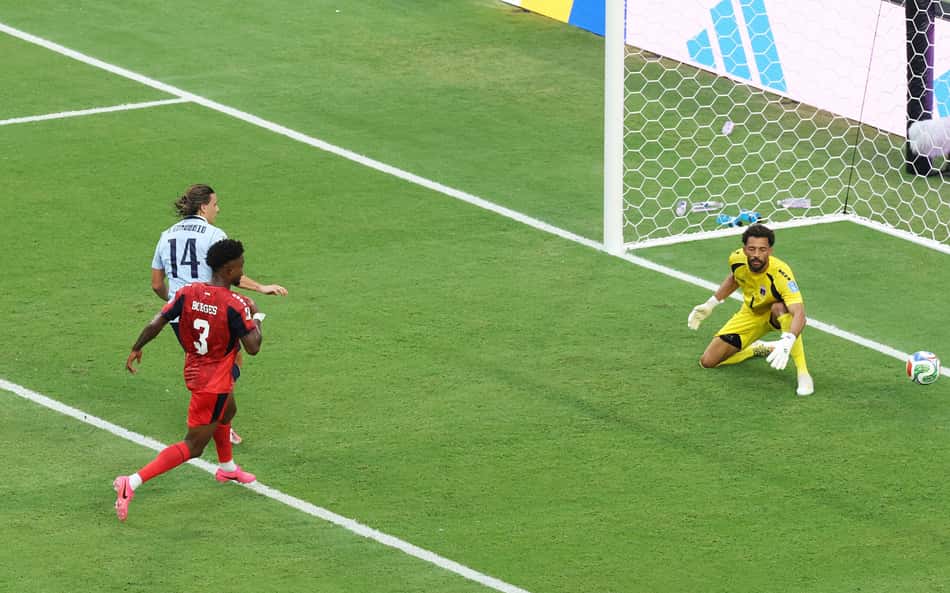 Uruguai sente falta de Arrascaeta, mas Bielsa descarta volta no jogo decisivo contra a Espanha