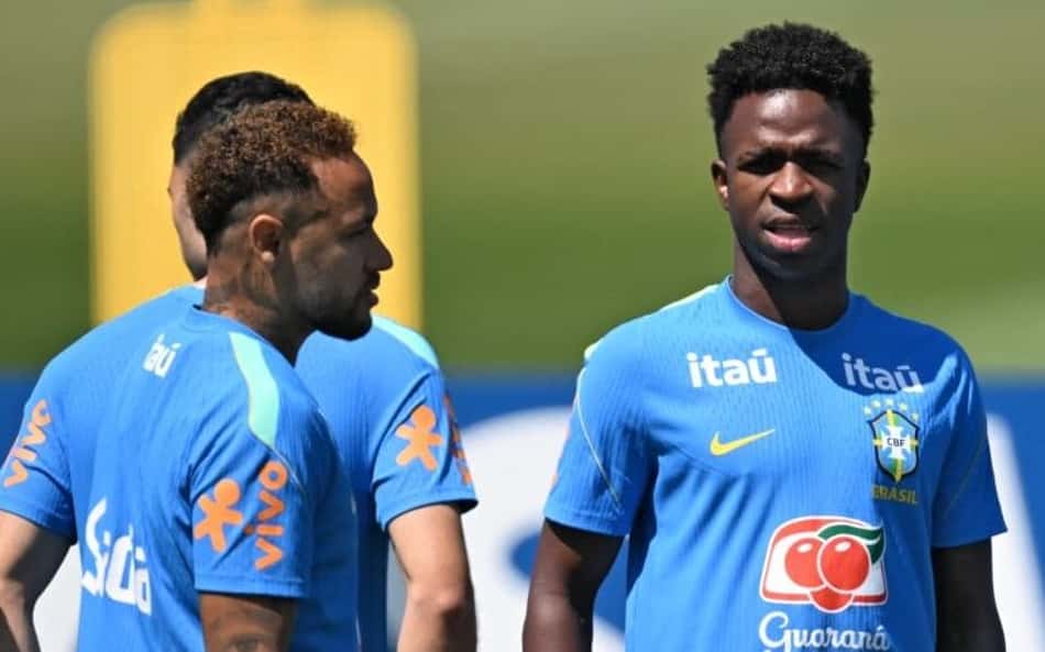 Neymar e Vini Jr conversam durante treino da Seleção nos EUA