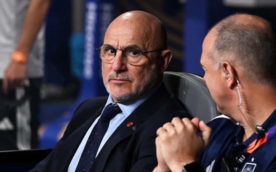 Luis de la Fuente é o técnico da Espanha (Foto: Roberto Schmidt/ AFP)