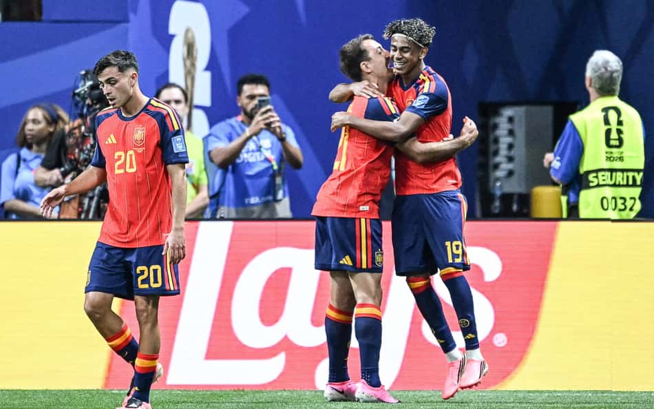 Lamine Yamal comemora seu gol na vitória da Espanha na Copa do Mundo (Foto: Roberto Schmidt/ AFP)