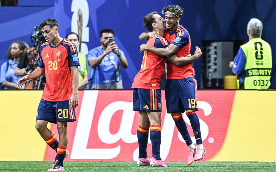 Lamine Yamal comemora seu gol na vitória da Espanha na Copa do Mundo (Foto: Roberto Schmidt/ AFP)
