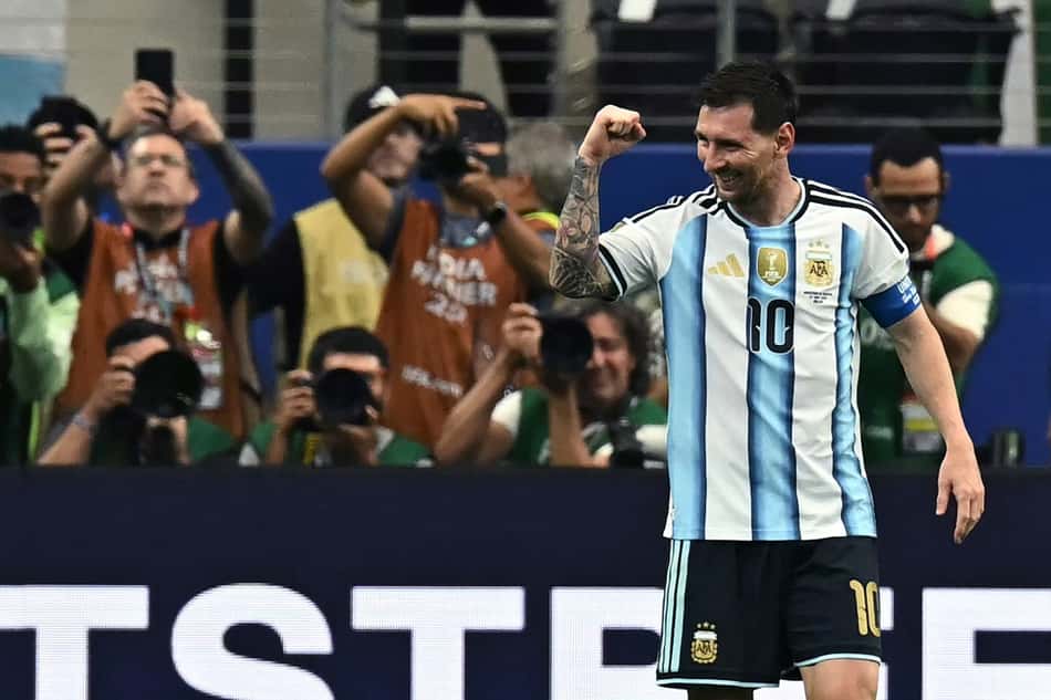 Messi celebra o 18º gol em Copas do Mundo, contra a Áustria 