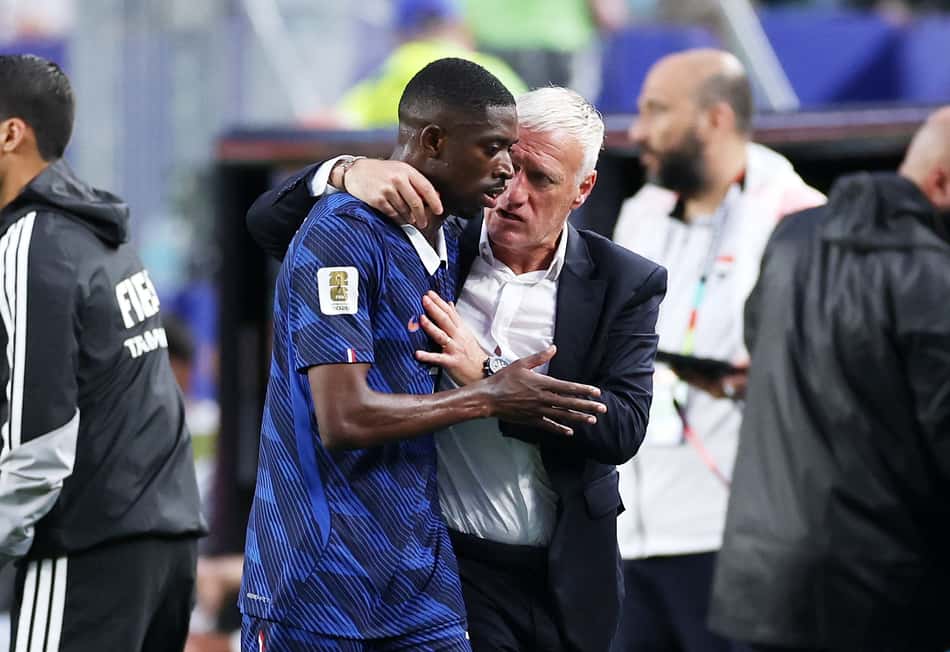 Dembélé com Deschamps em partida da França pela Copa do Mundo