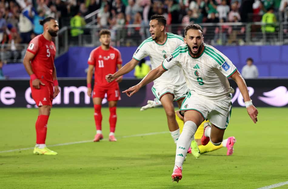 Pela Copa do Mundo, a Argélia venceu a Jordânia por 2 a 1 (Foto: Stu Forster/Getty Images/AFP)