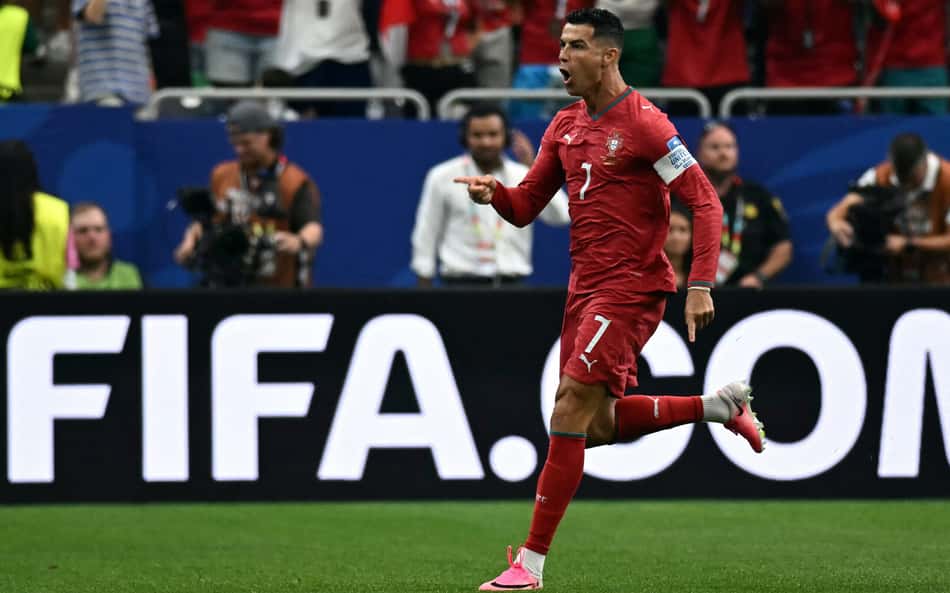 Mãe de Cristiano Ronaldo manda recado antes de Portugal x Colômbia