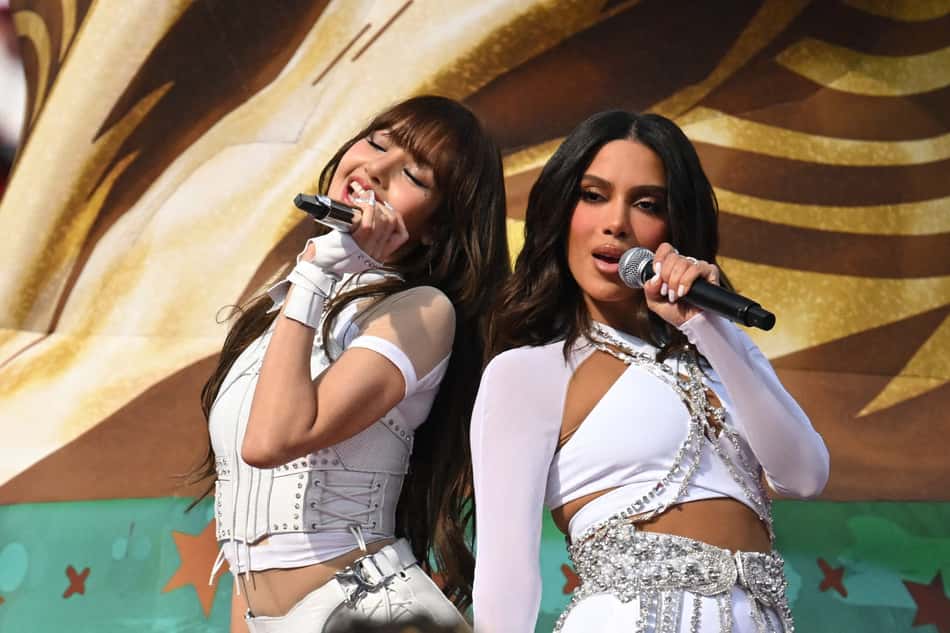 Abertura da Copa do Mundo nos Estados Unidos teve participação da Anitta (Foto: Patrick T. Fallon / AFP)