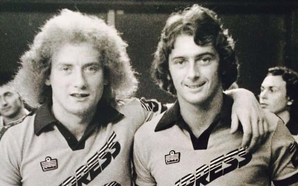 Alan Brazil abraça ex-companheiro Trevor Francis