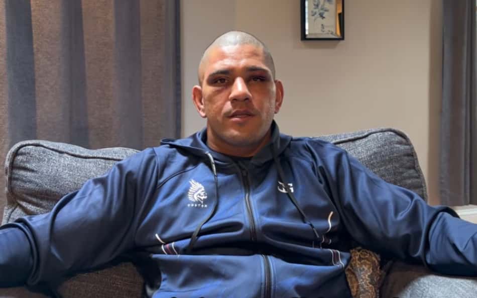 Alex Poatan se pronuncia em vídeo sobre derrota no UFC