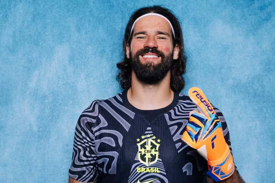 Alisson em Media Day pela Seleção para a Copa (Foto: Divulgação)