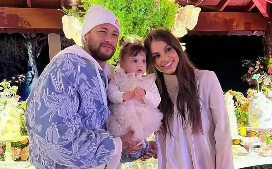 Amanda Kimberlly e Neymar tem uma filha juntos, Helena. (Foto: Reprodução)