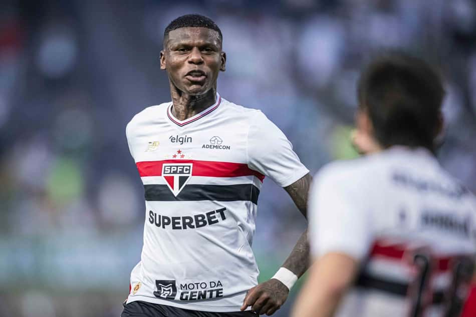 Arboleda com a camisa do São Paulo