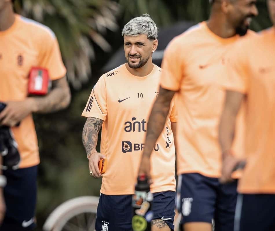 Arrascaeta em treinamento da Seleção do Uruguai