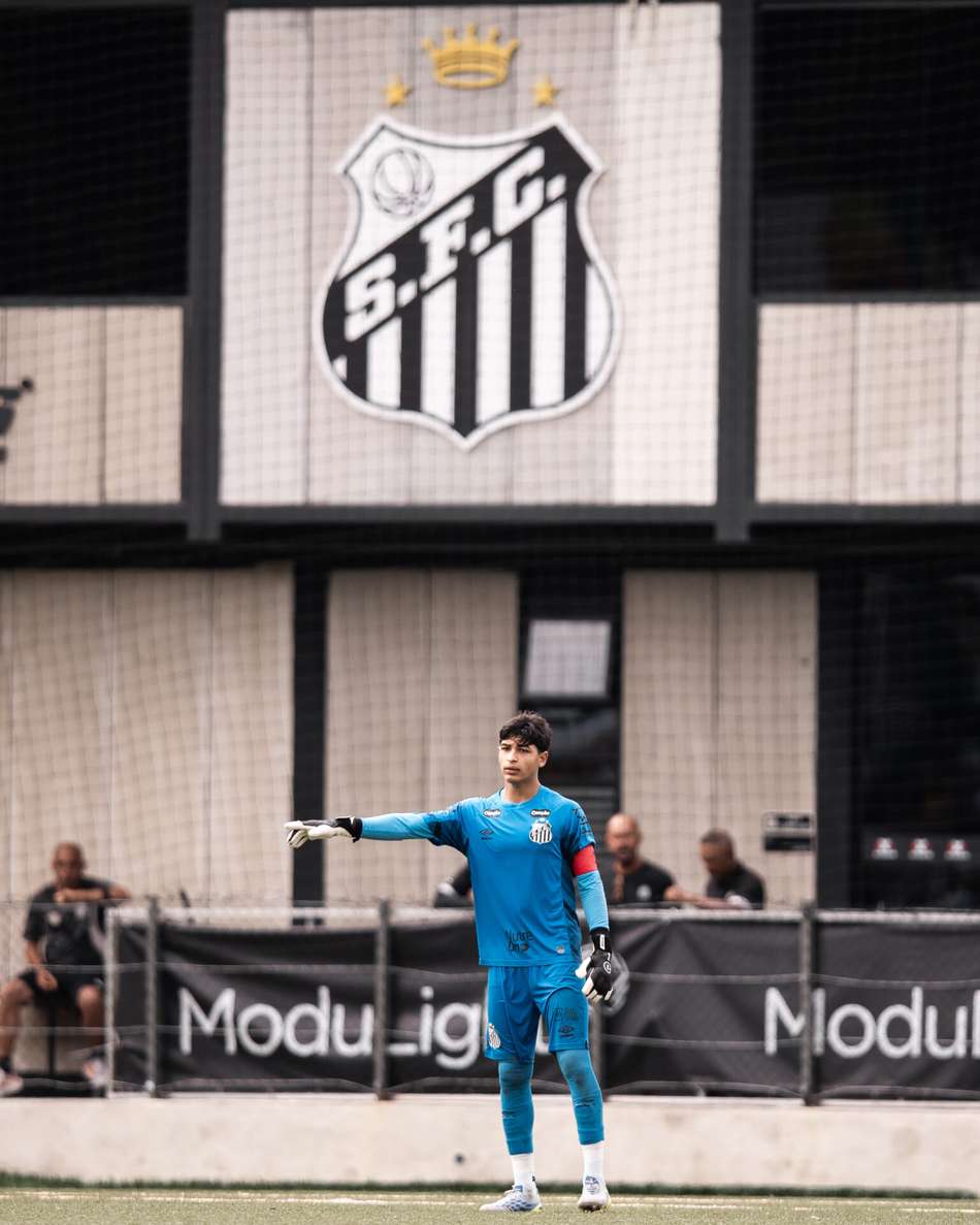 Arthur do Vale durante treino no CT Rei Pelé. (Foto: Reinaldo Campos/ Santos FC)