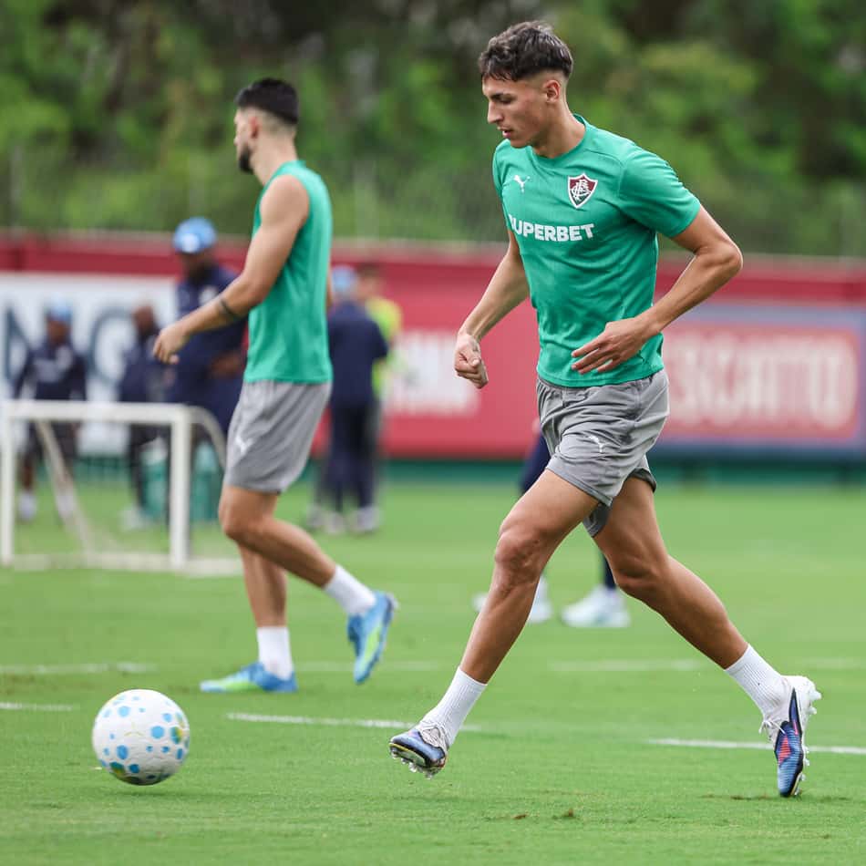 Bernal no treino do Fluminense no CT Carlos Castilho