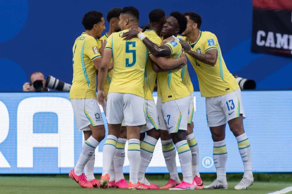 Duelo entre Brasil e Japão rendem memes e brincadeiras entre internautas (Foto: Eduardo Anizelli/Folhapress)