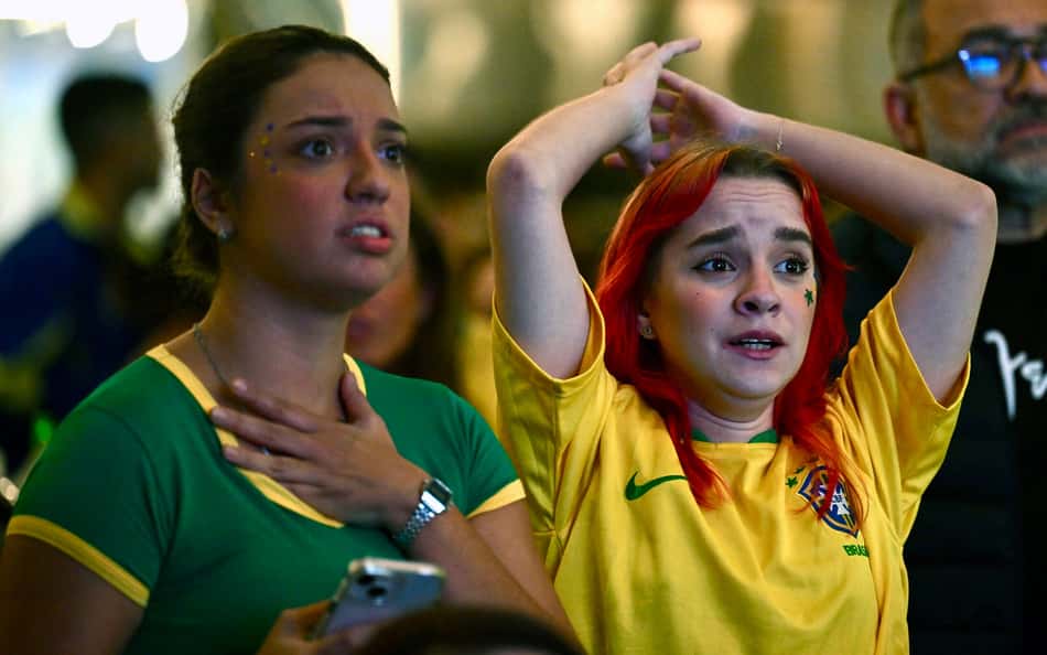 Torcida do Brasil acompanha jogo contra Marrocos em Brasília