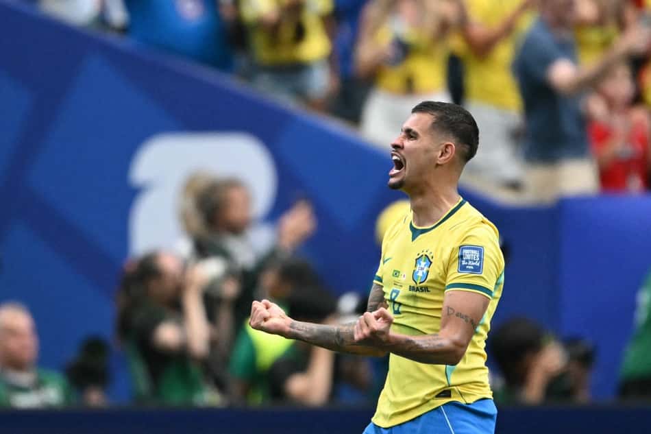 Bruno Guimarães cerra os punhos na virada do Brasil sobre o Japão