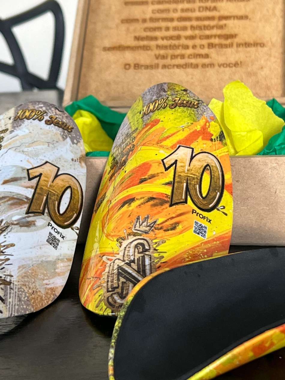 Neymar usará caneleiras exclusivas e personalizadas (Crédito: divulgação).
