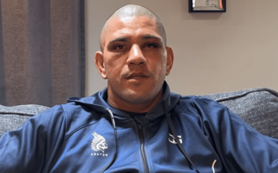 Alex Poatan se pronuncia em vídeo sobre derrota no UFC Casa Branca (Foto: Reprodução/YouTube/@Poatan.AlexPereira)