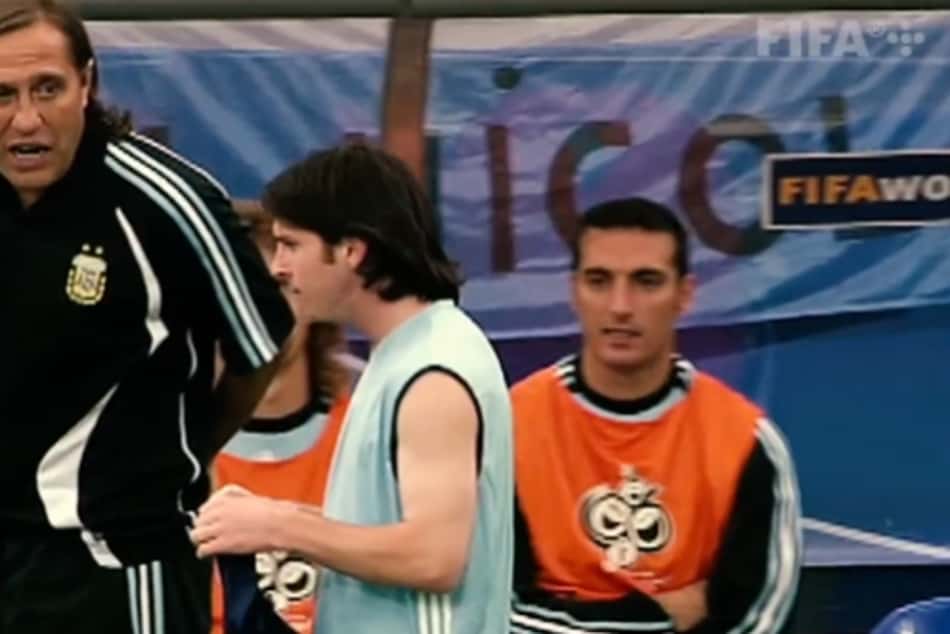 Messi e Scaloni na Copa do Mundo de 2006 (Foto: Reprodução)