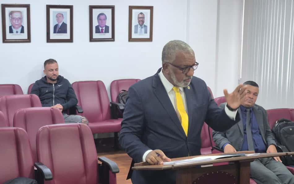 Vivaldo Lúcio Neto fez a defesa dos atletas acusados de manipulação no Campeonato Carioca (Foto: Divulgação TJD-RJ)