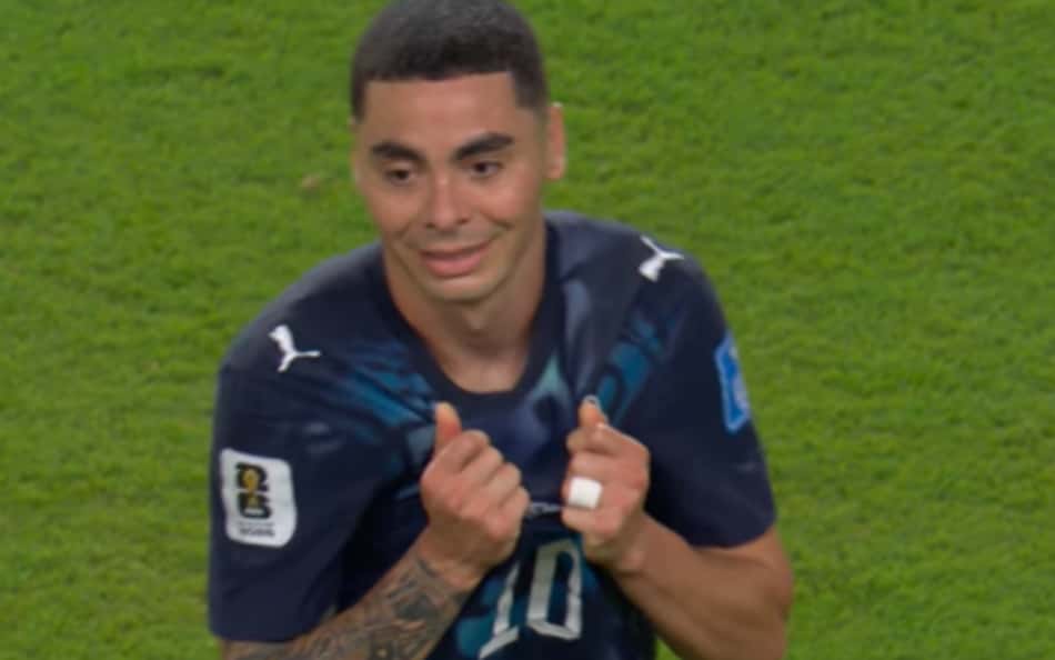 Miguel Almirón foi expulso em Túrquia x Paraguai pela Copa do Mundo (Foto: Reprodução CazéTV)