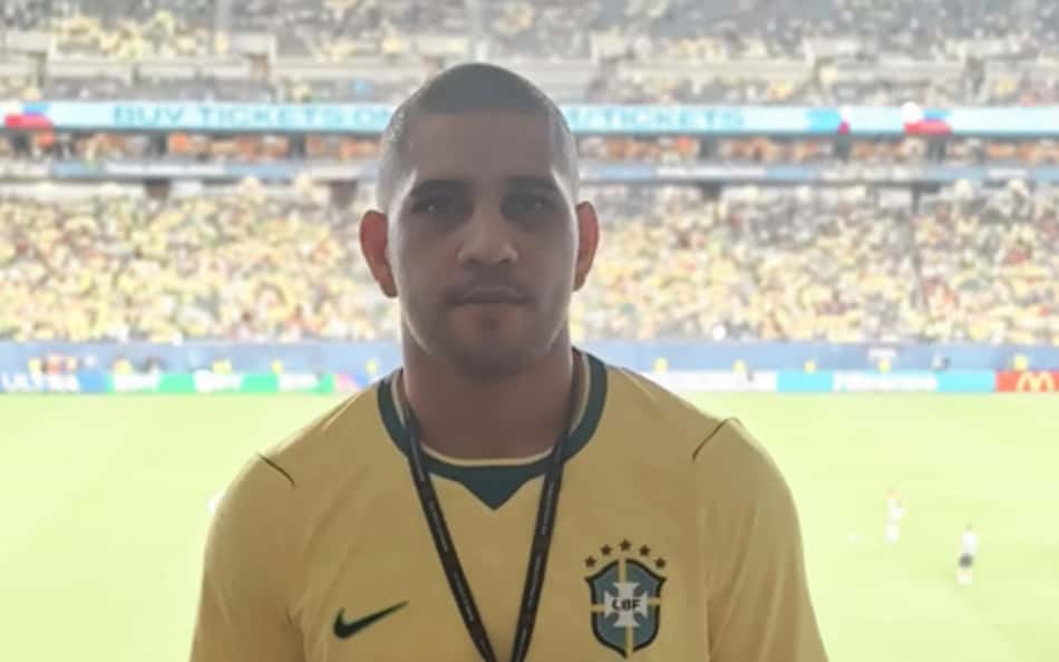VÍDEO: Poatan joga bola com Bebeto, Kaká e Rivaldo antes de Brasil x Haiti