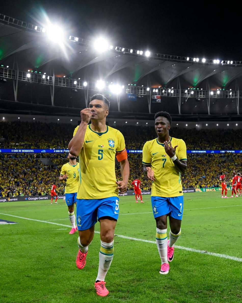 Casemiro comemorando gol no amistoso entre Brasil e Panamá (Foto: Reprodução/X)