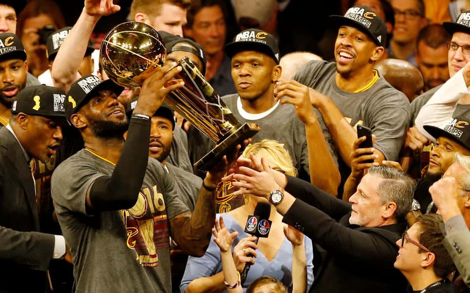 LeBron reencontra elenco do Cavaliers que desbancou dinastia do Warriors na NBA