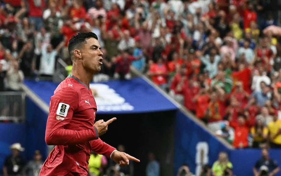 Atitude de Cristiano Ronaldo em Portugal x Uzbequistão viraliza: 'Primeiro'
