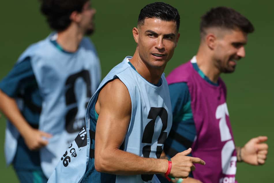 Cristiano Ronaldo treina com a seleção de Portugal