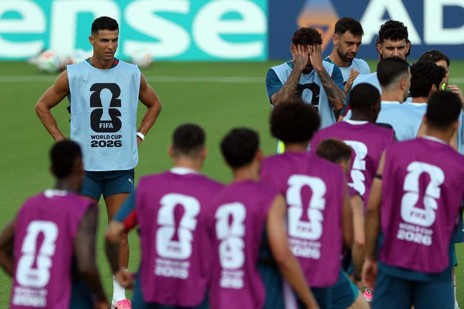 Cristiano Ronaldo treina com a seleção de Portugal