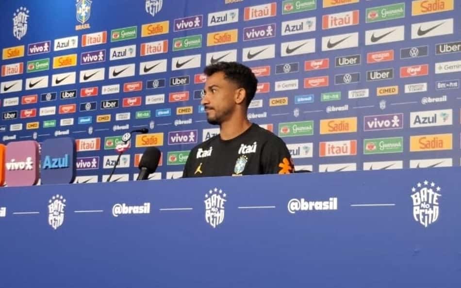 Danilo em entrevista coletiva da Seleção Brasileira