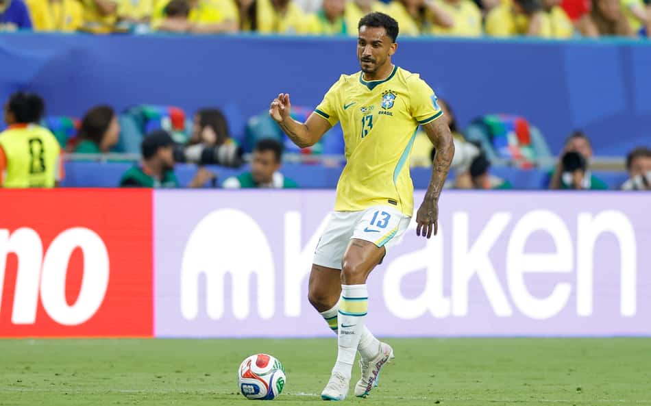 Danilo supera desconfiança na Copa do Mundo e se torna peça-chave da Seleção