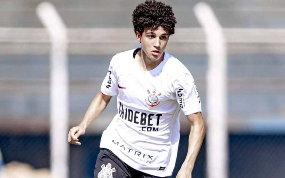 Corinthians acerta saída de atacante da base para clube da Europa