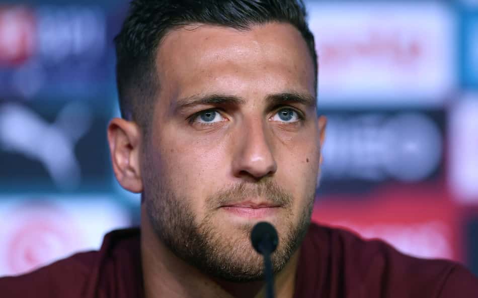Diogo Dalot em coletiva de imprensa de Portugal