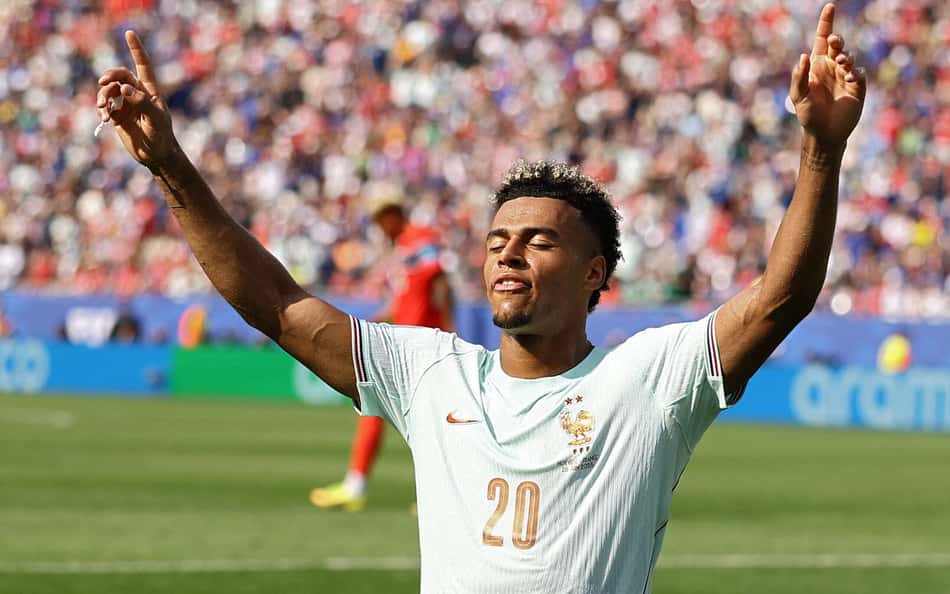 Doué afasta confiança exagerada da França após goleada: 'Temos qualidade'